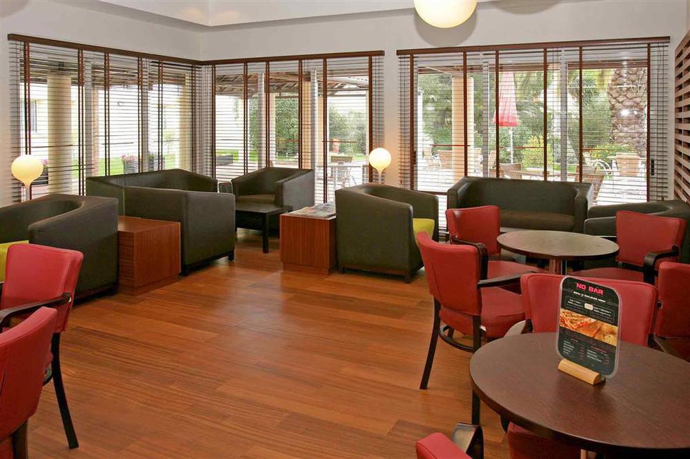 Hotel Ibis Setúbal Étterem fotó